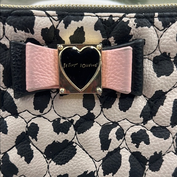 Betsey Johnson Black and Pink Bow Accent Wallet - Picture 2 of 5